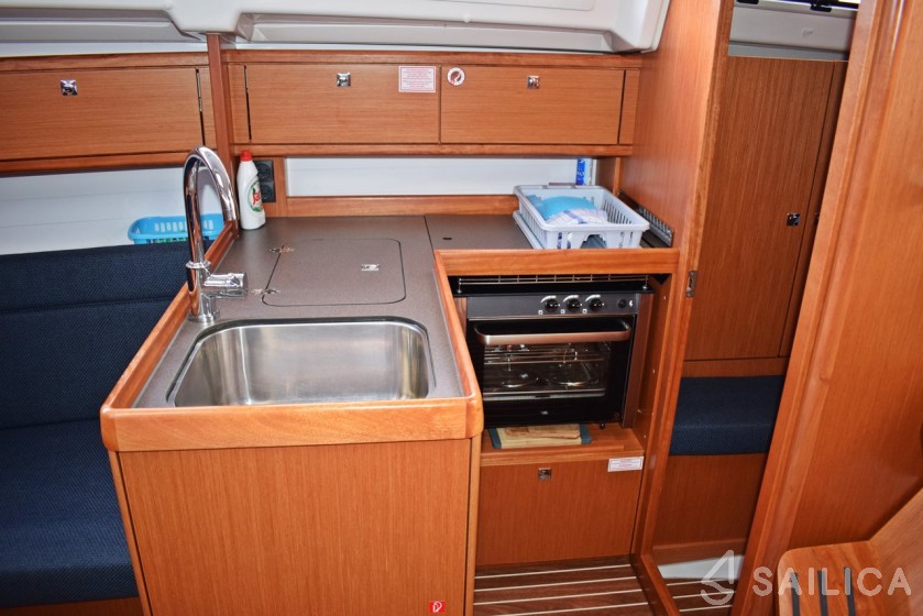 Bavaria 33 Cruiser - Yacht Charter Sailica