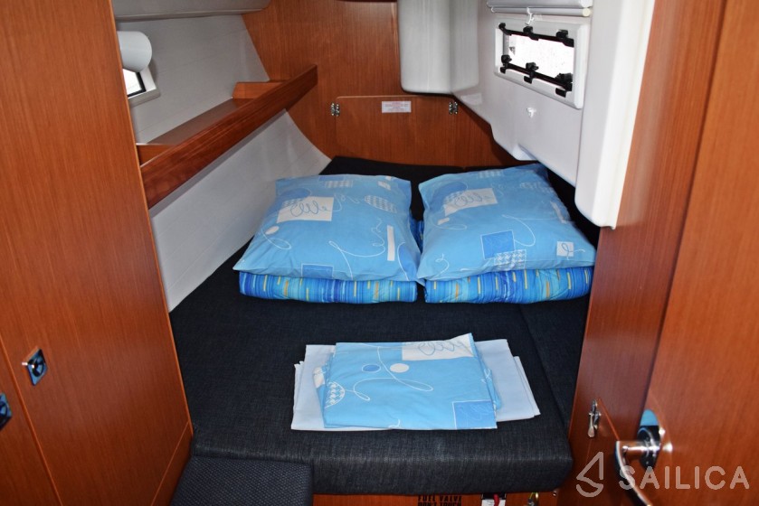 Bavaria 33 Cruiser - Yacht Charter Sailica