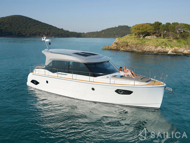 Bavaria E40 Fly - Yacht Charter Sailica