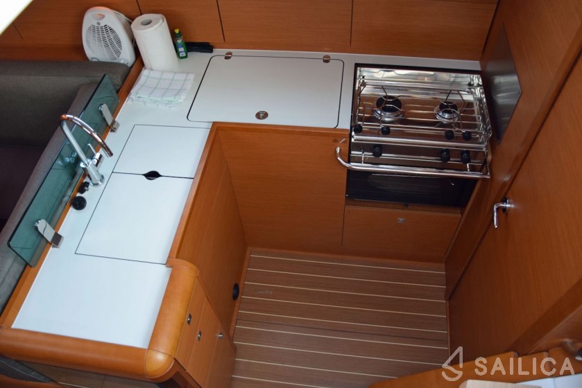 Sun Odyssey 449 - Yacht Charter Sailica