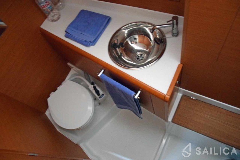 Sun Odyssey 449 - Yacht Charter Sailica