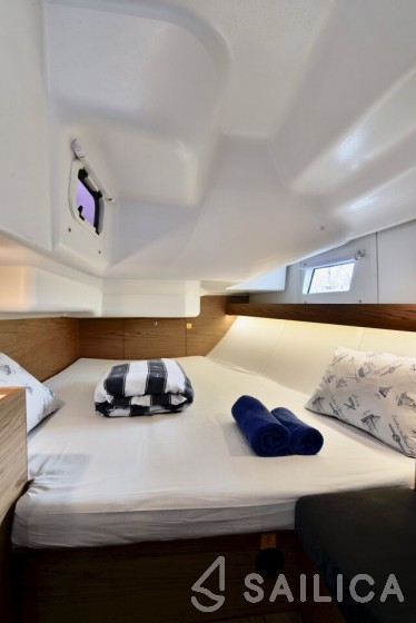 Elan 40 Impression - Yacht Charter Sailica