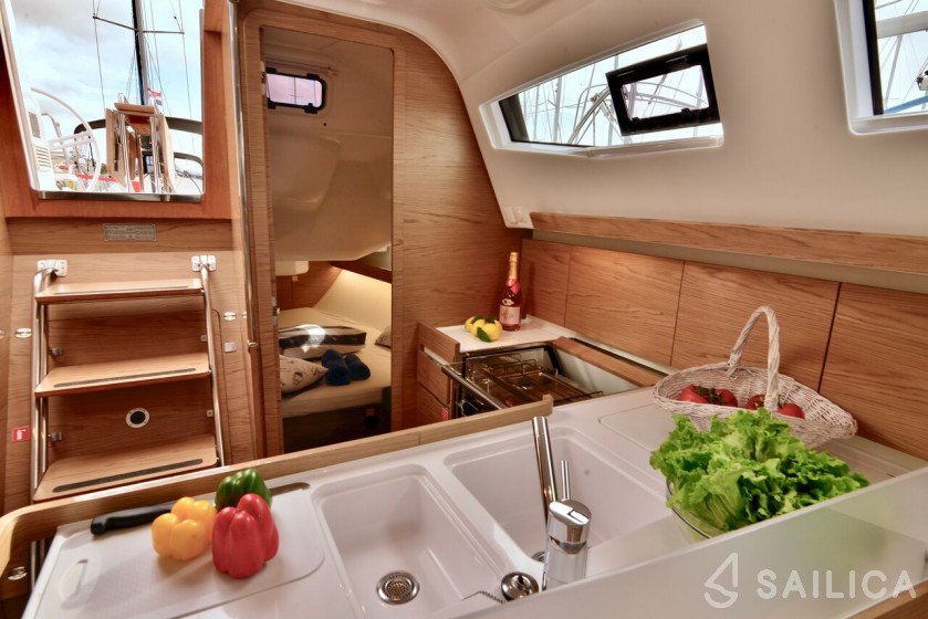 Elan 40 Impression - Yacht Charter Sailica