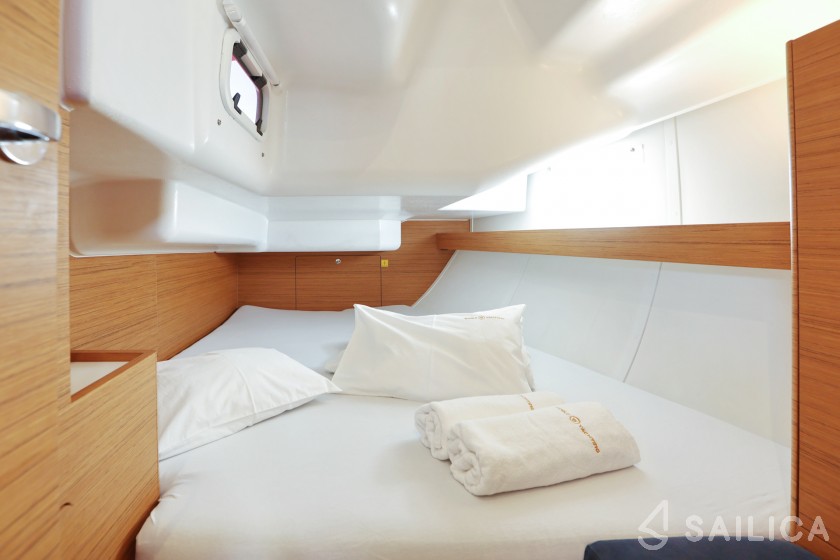 Elan 40 Impression - Yacht Charter Sailica