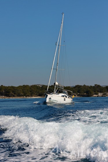Elan 40 Impression - Yacht Charter Sailica