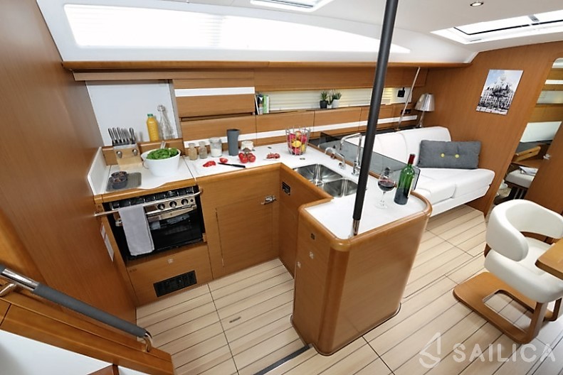 Jeanneau 53 - Yacht Charter Sailica