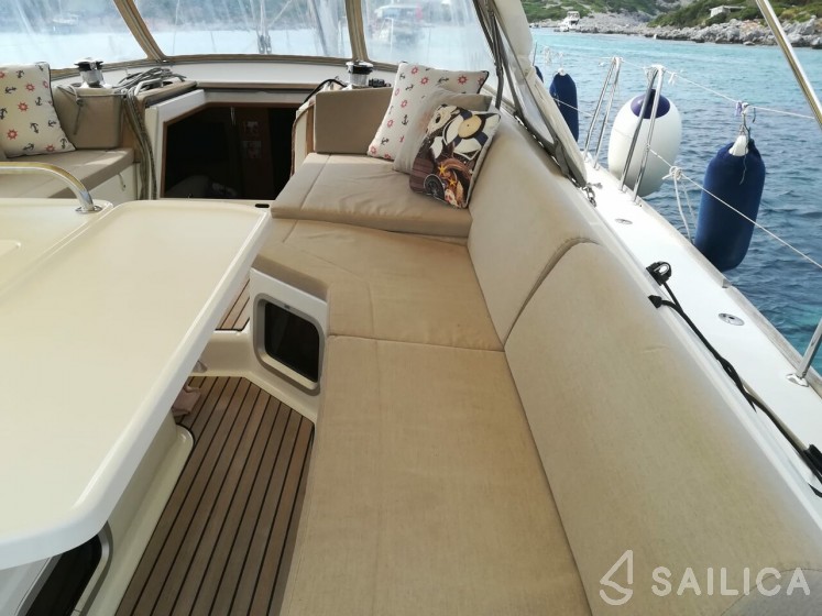 Jeanneau 53 - Yacht Charter Sailica