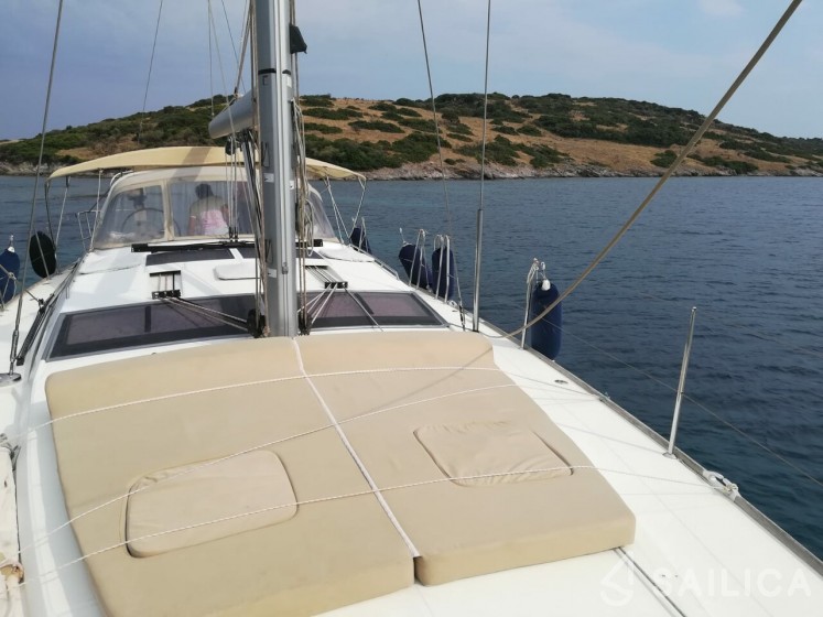 Jeanneau 53 - Yacht Charter Sailica