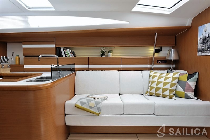 Jeanneau 53 - Yacht Charter Sailica