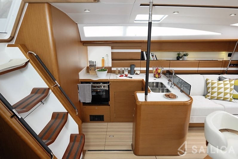 Jeanneau 53 - Yacht Charter Sailica