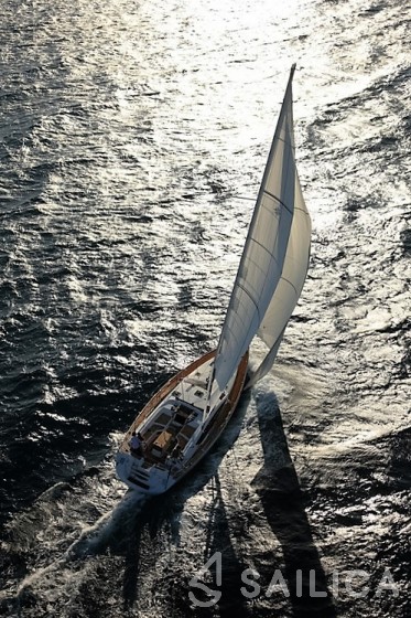 Jeanneau 53 - Yacht Charter Sailica