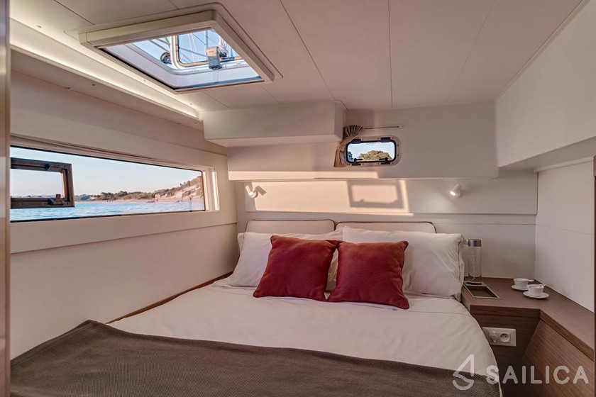 Lagoon 40 - Yacht Charter Sailica