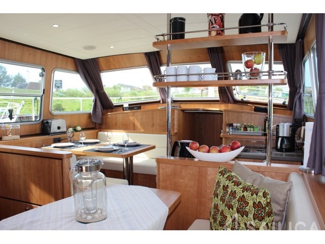 Linssen Grand Sturdy 40.9 AC - Yacht Charter Sailica