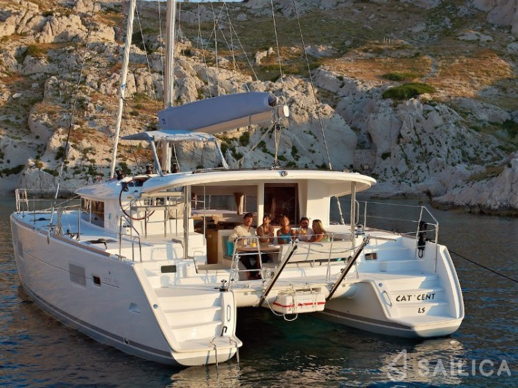 Lagoon 400 S2 - Yacht Charter Sailica