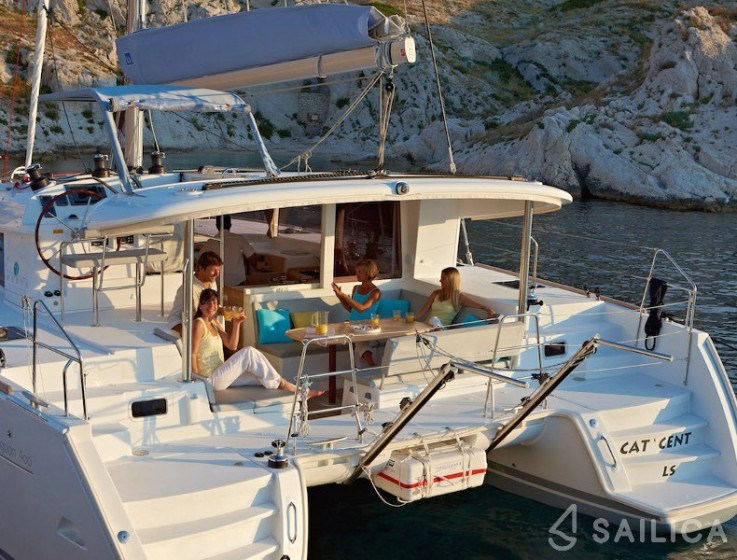 Lagoon 400 S2 - Yacht Charter Sailica