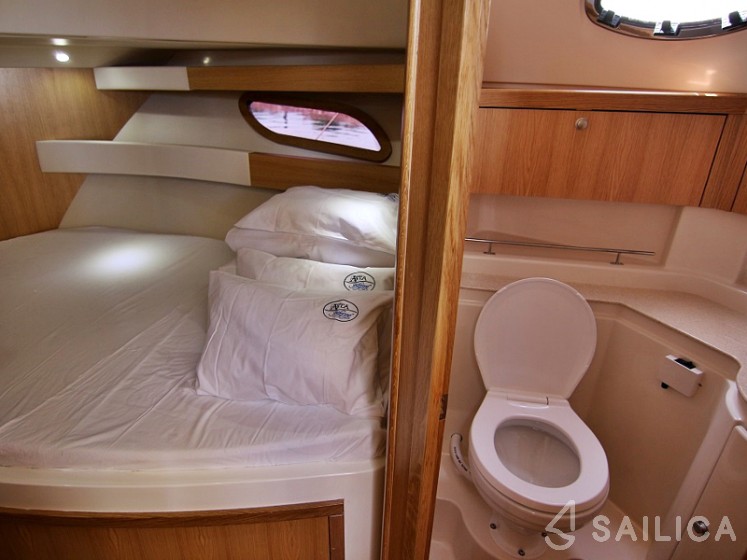 Adriana 36 - Yacht Charter Sailica