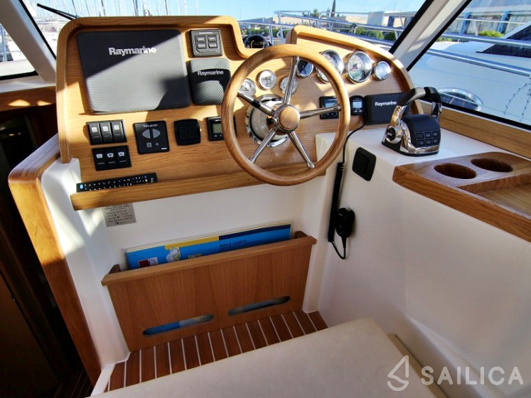 Adriana 36 - Yacht Charter Sailica