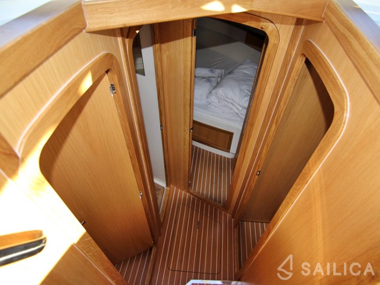 Adriana 36 - Yacht Charter Sailica