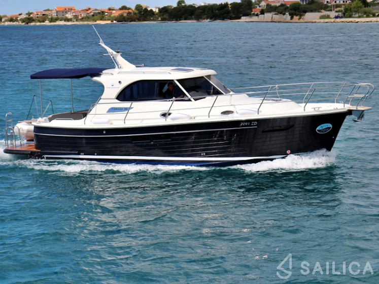 Adriana 36 - Yacht Charter Sailica