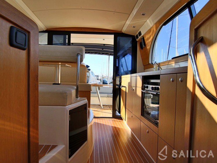 Adriana 36 - Yacht Charter Sailica