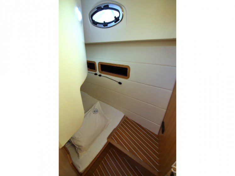 Adriana 36 - Yacht Charter Sailica