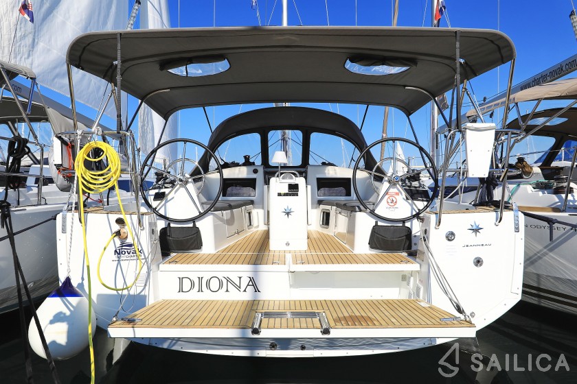 Sun Odyssey 410 - Yacht Charter Sailica