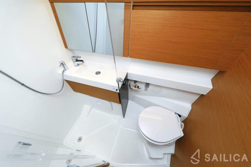 Sun Odyssey 410 - Yacht Charter Sailica