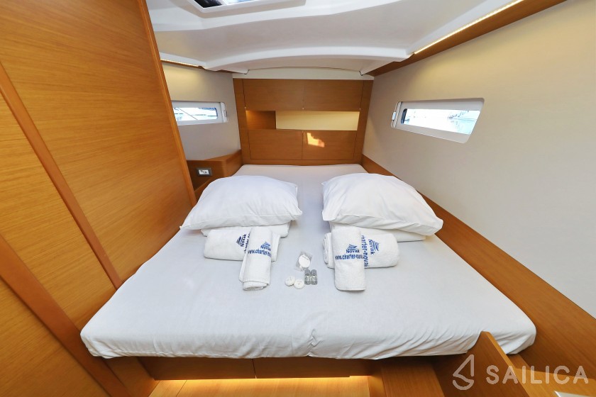 Sun Odyssey 410 - Yacht Charter Sailica