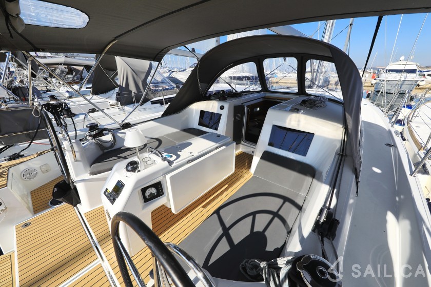 Sun Odyssey 410 - Yacht Charter Sailica