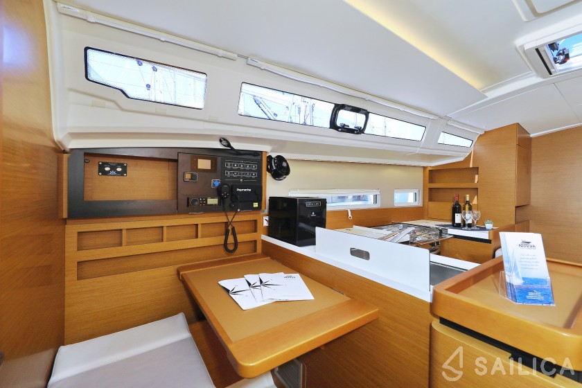 Sun Odyssey 410 - Yacht Charter Sailica