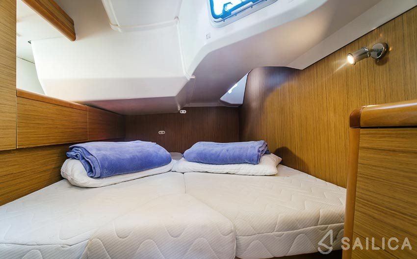 Sun Odyssey 49i - Yacht Charter Sailica