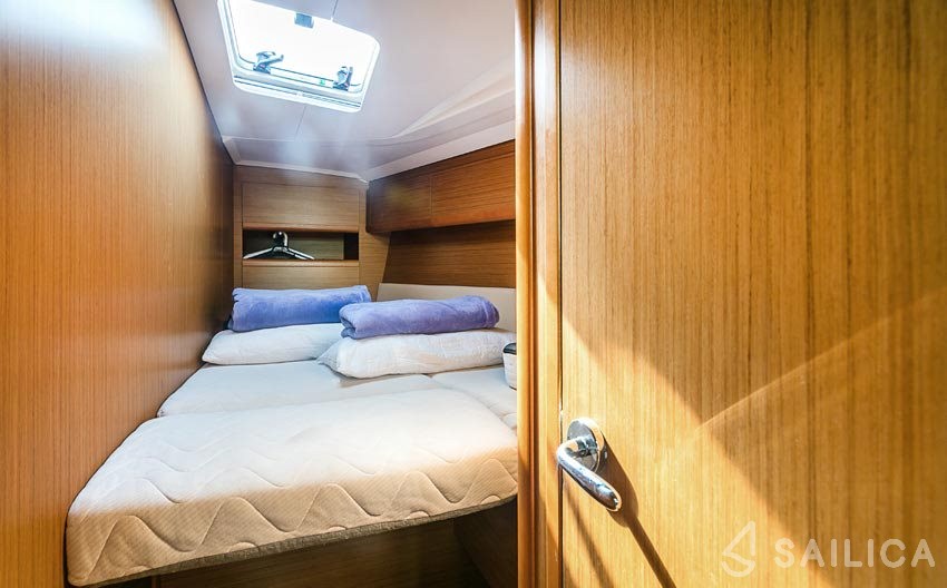 Sun Odyssey 49i - Yacht Charter Sailica
