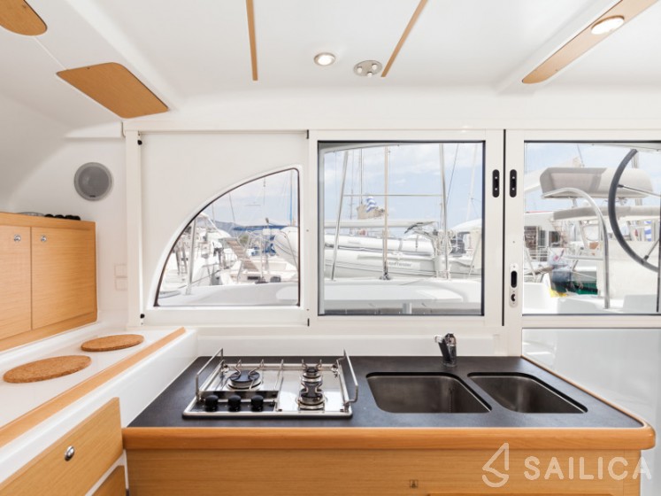 Lagoon 380 S2 - Yacht Charter Sailica