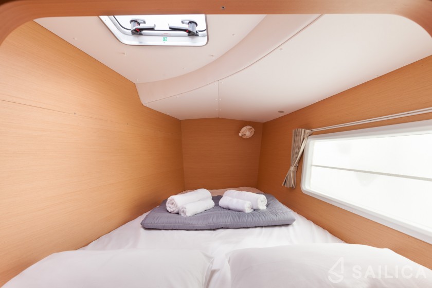 Lagoon 380 S2 - Yacht Charter Sailica