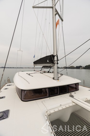 Lagoon 400 S2 - Yacht Charter Sailica