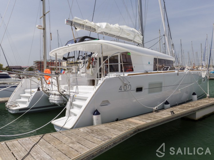 Lagoon 400 S2 - Yacht Charter Sailica
