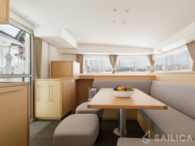 Lagoon 400 S2 - Yacht Charter Sailica