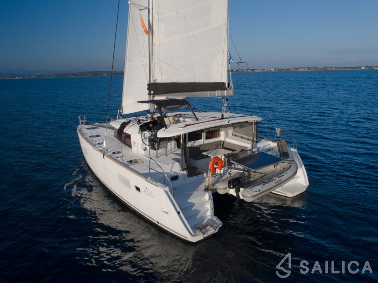 Lagoon 400 S2 - Yacht Charter Sailica