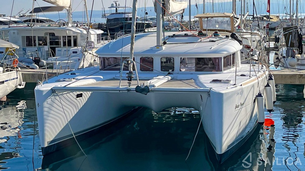 Lagoon 400 - Yacht Charter Sailica