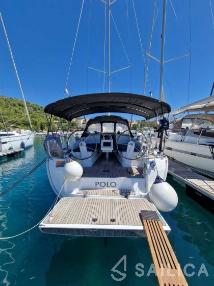 Bavaria 37 Cruiser - Yacht Charter Sailica