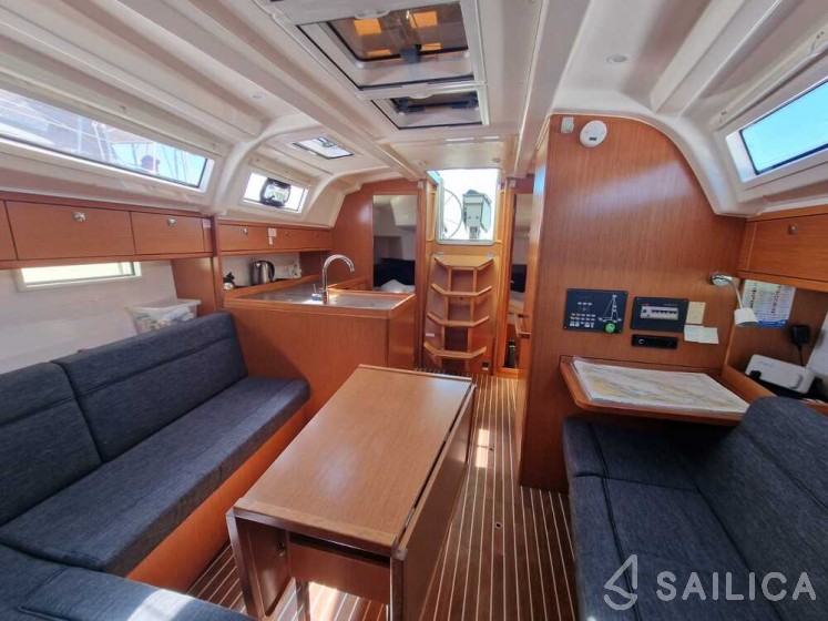 Bavaria 37 Cruiser - Yacht Charter Sailica