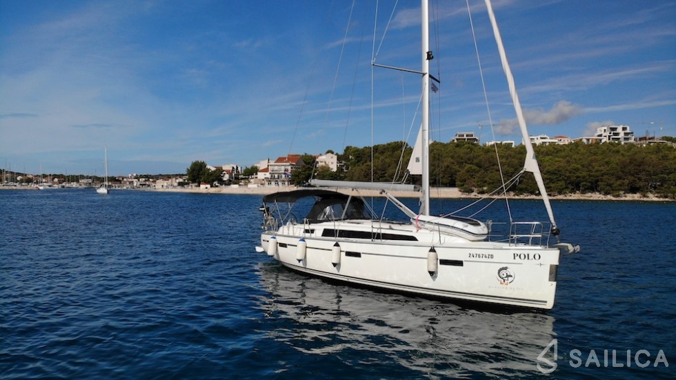 Bavaria 37 Cruiser - Yacht Charter Sailica