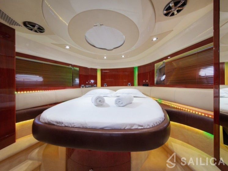 Targa 62 - Yacht Charter Sailica