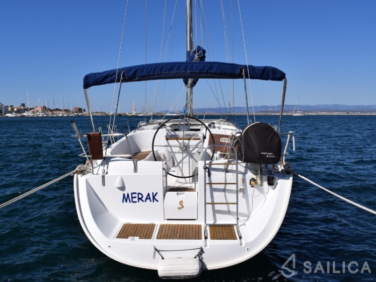 Oceanis 411 - Yacht Charter Sailica