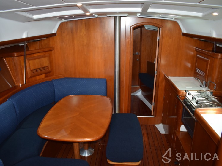 Oceanis 393 Clipper - Yacht Charter Sailica