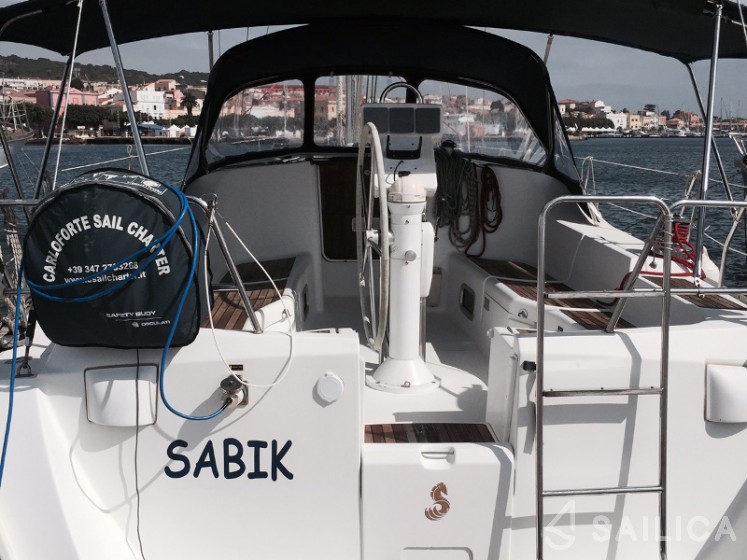 Oceanis 393 Clipper - Yacht Charter Sailica