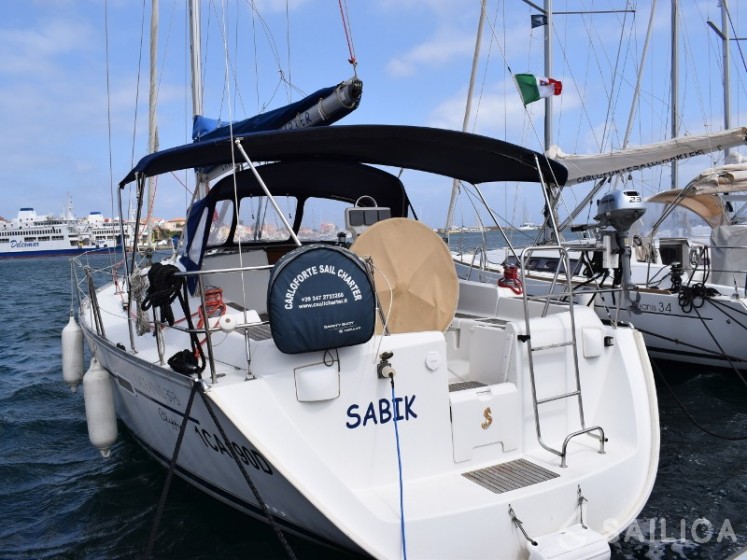 Oceanis 393 Clipper - Yacht Charter Sailica