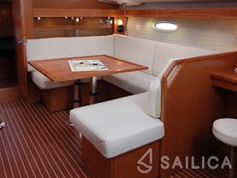 Bavaria 43 Cruiser - Yacht Charter Sailica