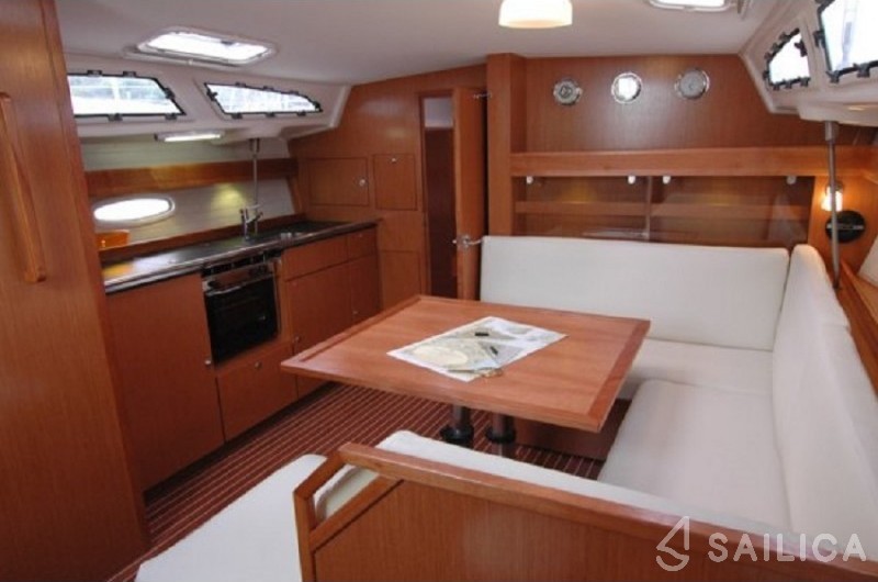 Bavaria 43 Cruiser - Yacht Charter Sailica