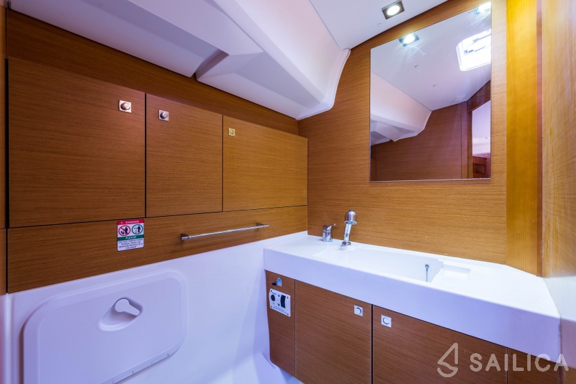 Sun Odyssey 469 - Yacht Charter Sailica